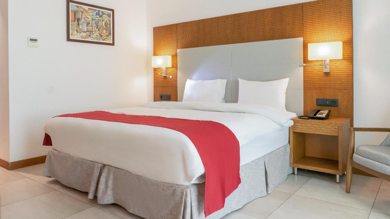 Star Land Hotel Bastos Yaoundé Eksteriør billede
