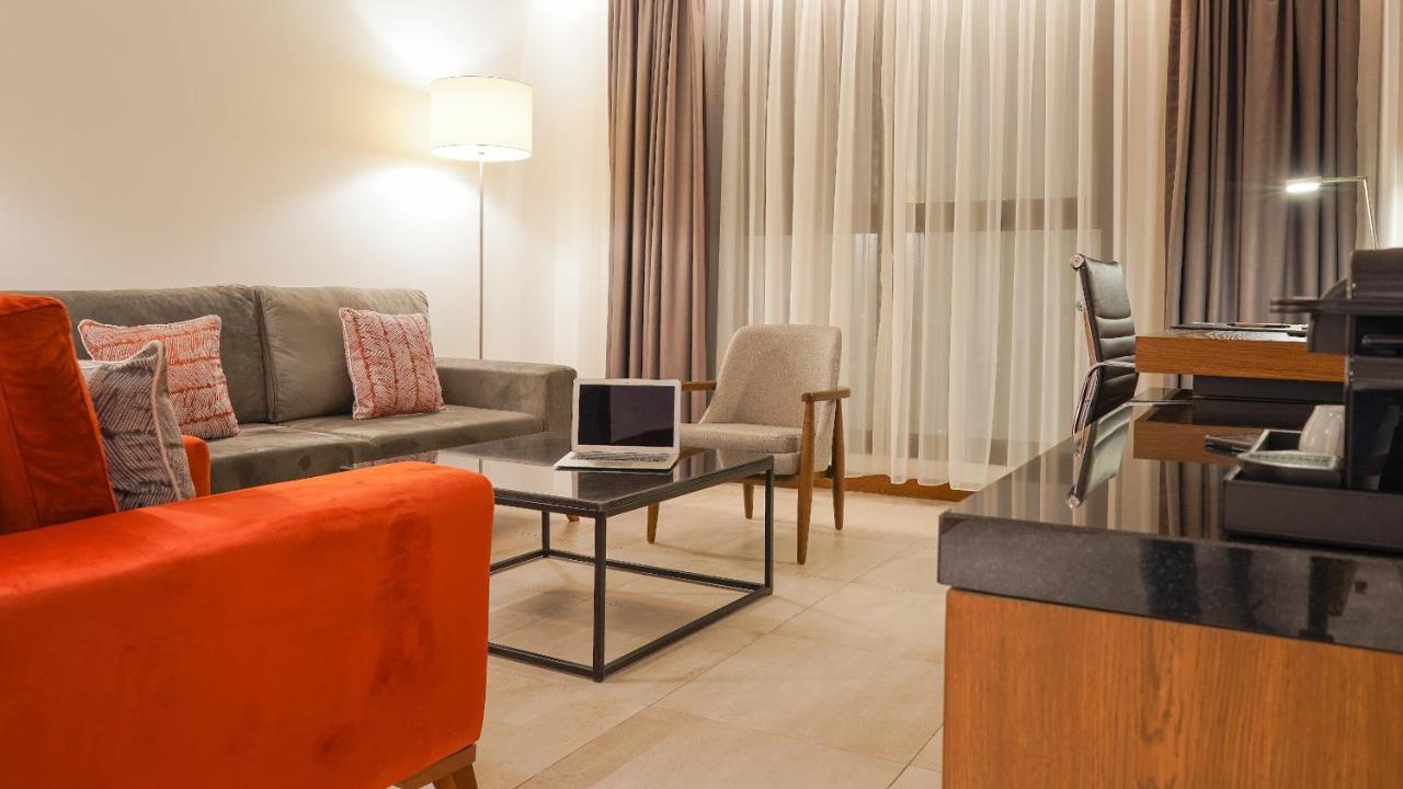 Star Land Hotel Bastos Yaoundé Eksteriør billede