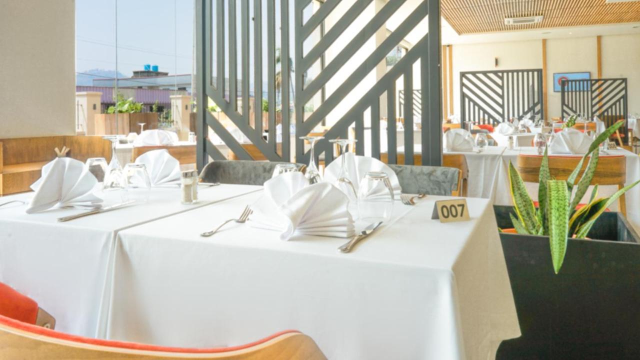 Star Land Hotel Bastos Yaoundé Eksteriør billede