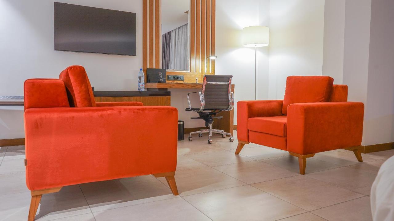 Star Land Hotel Bastos Yaoundé Eksteriør billede