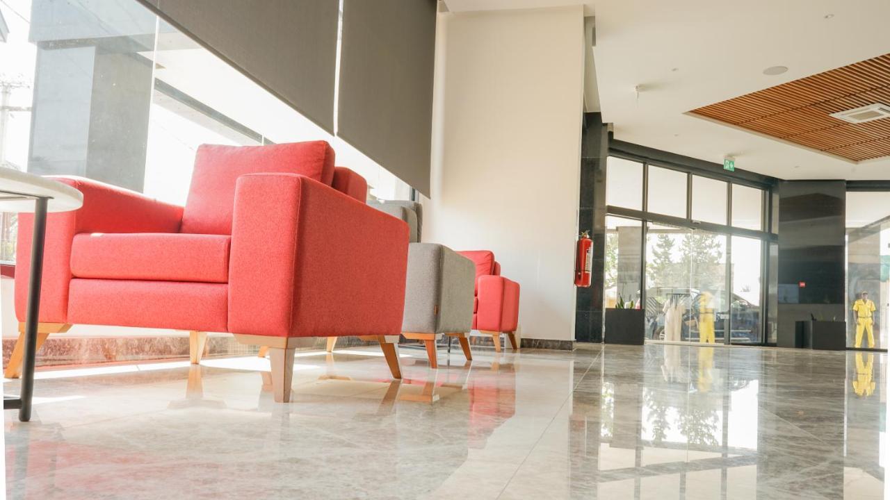 Star Land Hotel Bastos Yaoundé Eksteriør billede