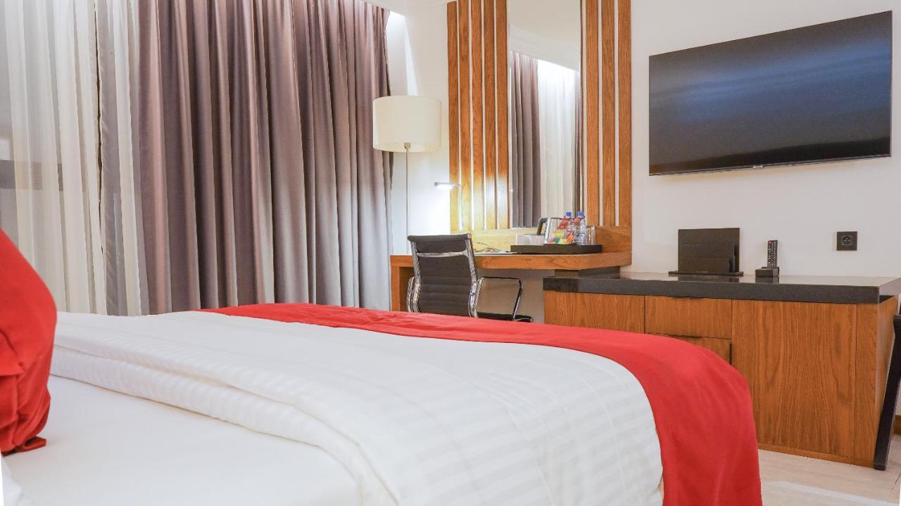 Star Land Hotel Bastos Yaoundé Eksteriør billede