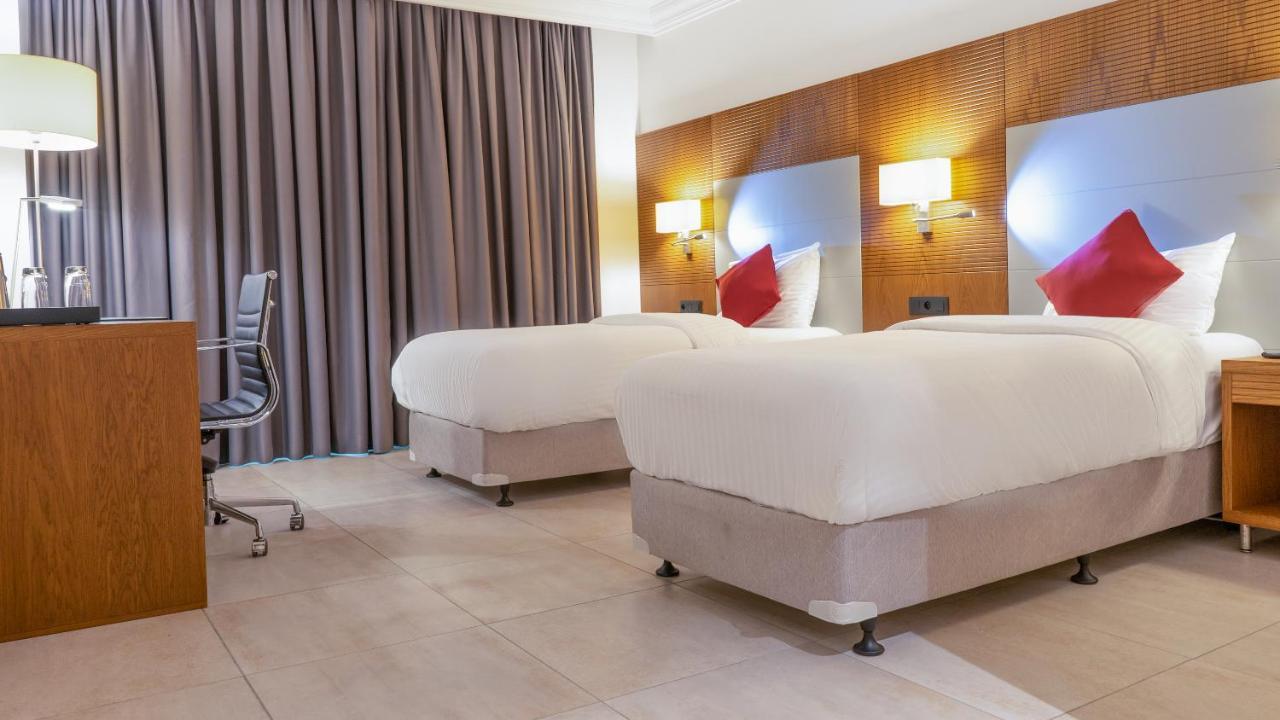 Star Land Hotel Bastos Yaoundé Eksteriør billede