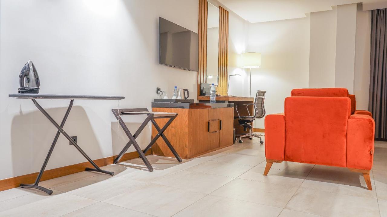 Star Land Hotel Bastos Yaoundé Eksteriør billede