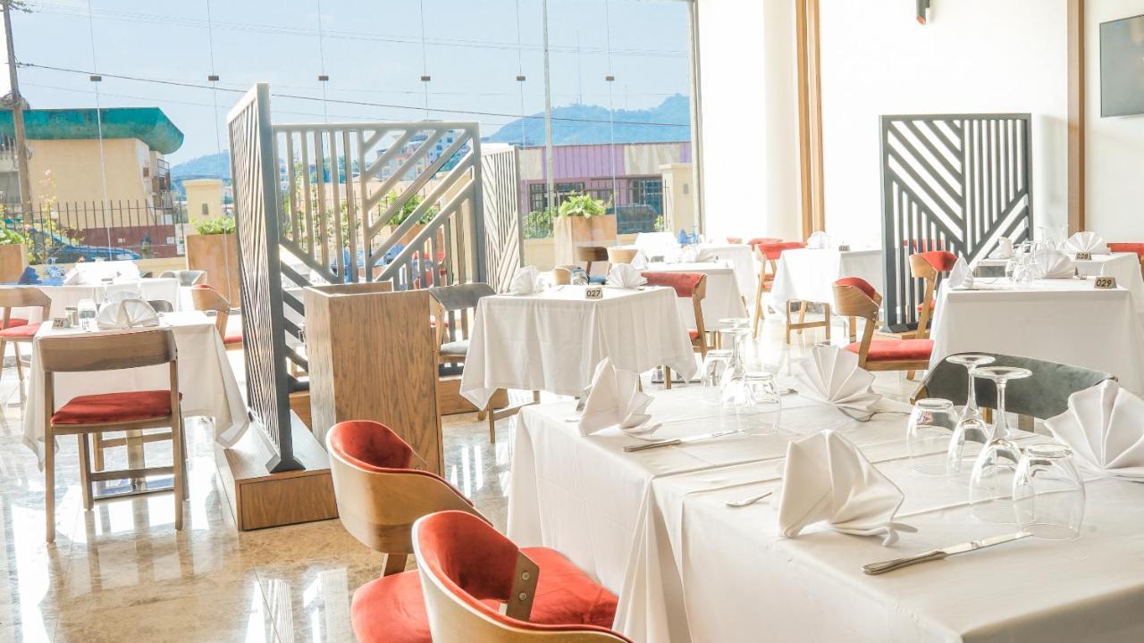 Star Land Hotel Bastos Yaoundé Eksteriør billede